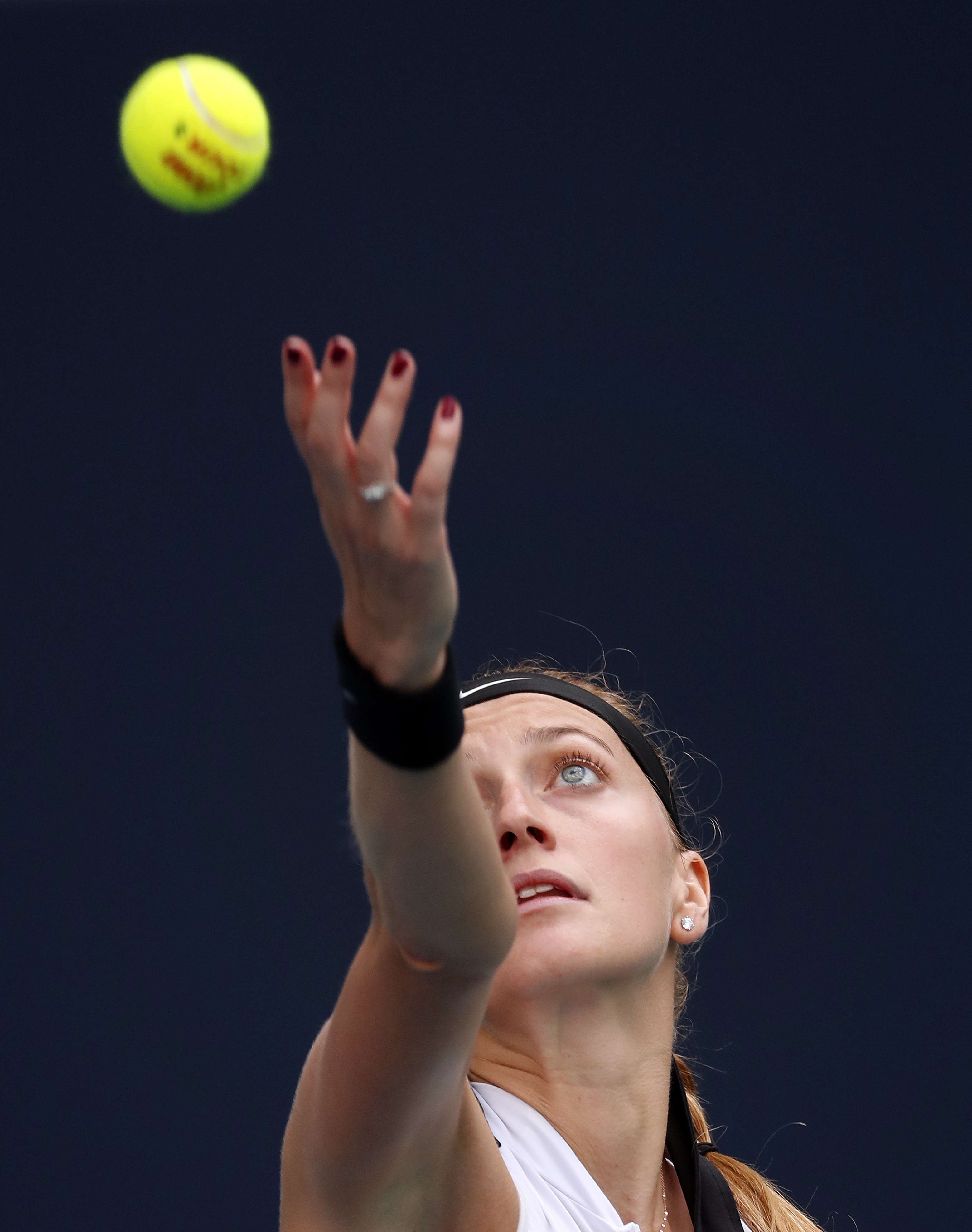 九游官方网站-科维托娃在RNG比赛中逆转，惊险取胜引发热议！