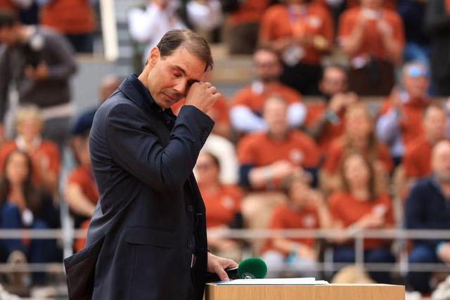 九游官方网站-纳达尔回归赛场，关键助攻首场状态亮眼，篮网观众沸腾！